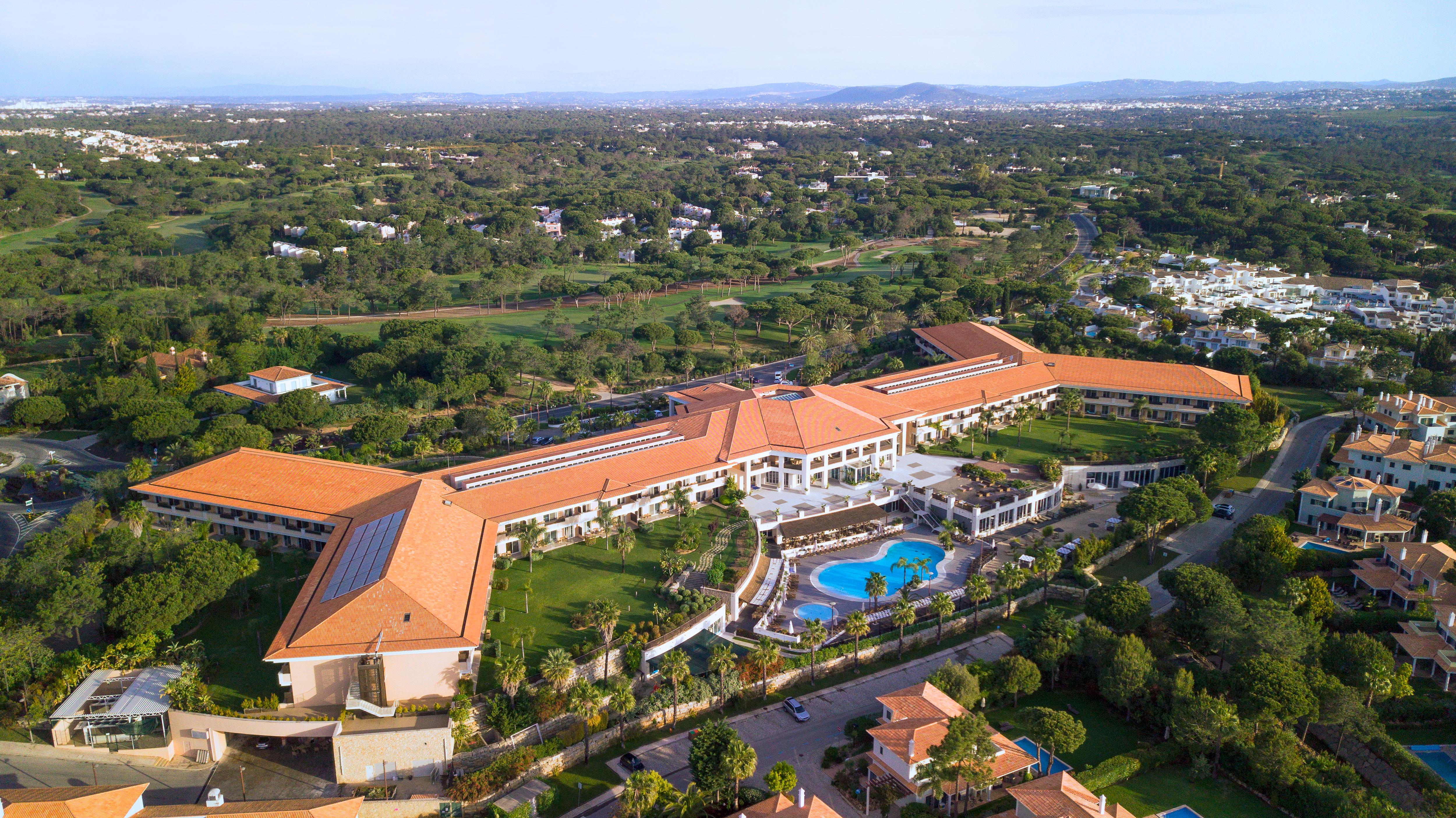 Hotel Wyndham Grand Algarve Quinta do Lago Esterno foto Aerial view of the hotel