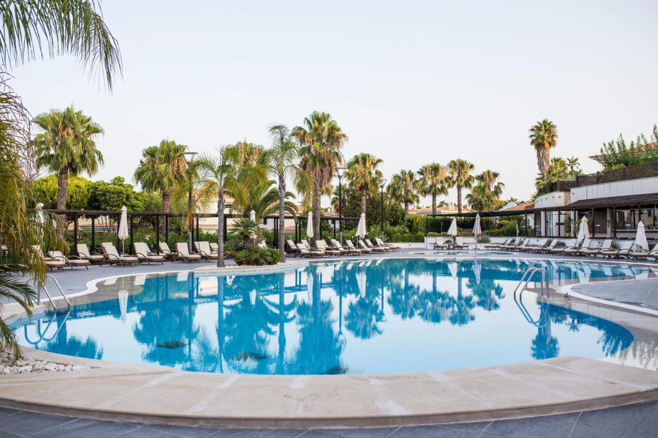 Hotel Wyndham Grand Algarve Quinta do Lago Esterno foto Pool at the hotel